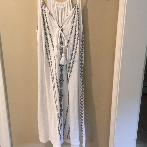 Merona Dresses & Skirts - White and Navy Sundress